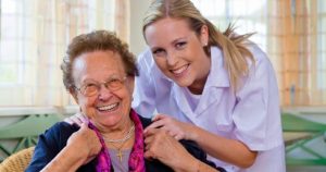 Pflegezusatzversicherung kann vor Altersarmut bewahren